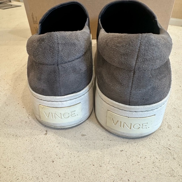 Suede Warren sneaker size 7 - Picture 4 of 7